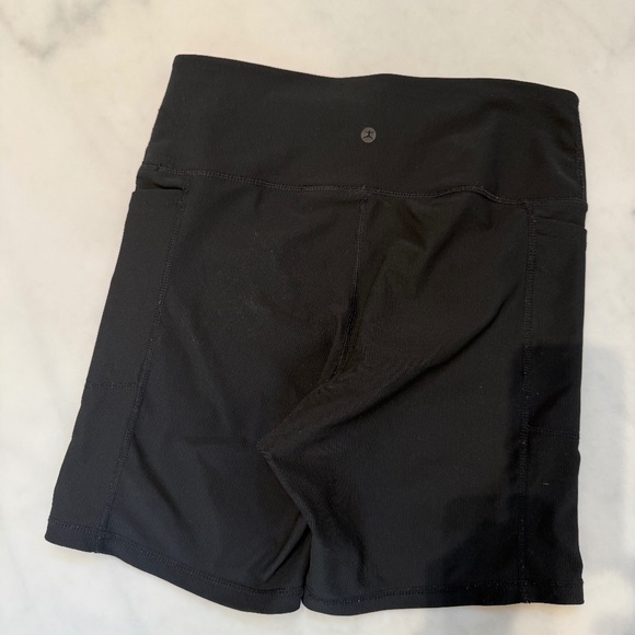 Danskin Yoga Shorts, Women’s size Large, good condition - Picture 2 of 5